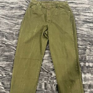Olive Green Women’s Ankle Pants Size L/XL by Soncy